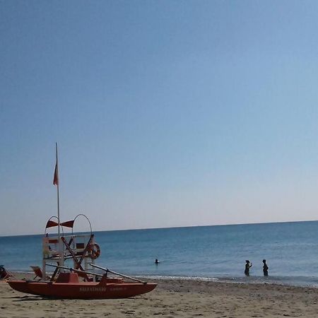 Apartamento Larte Al Mare Vicino Spiaggia Con Ac E Wifi Savona Exterior foto