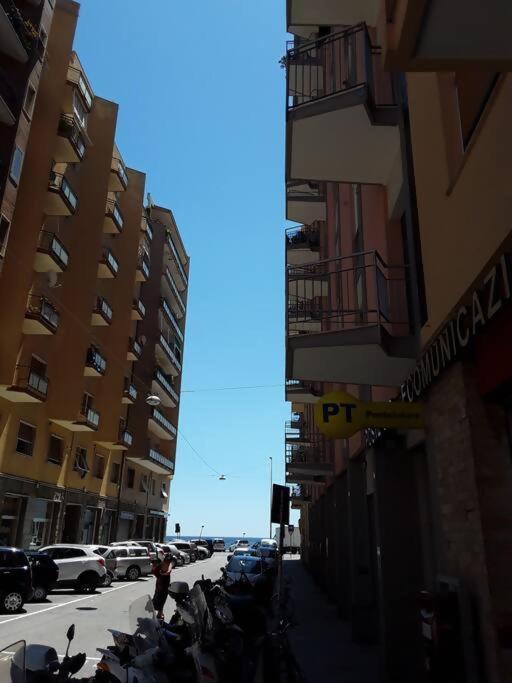 Apartamento Larte Al Mare Vicino Spiaggia Con Ac E Wifi Savona Exterior foto