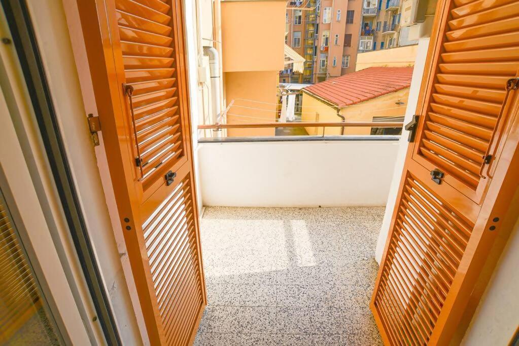 Apartamento Larte Al Mare Vicino Spiaggia Con Ac E Wifi Savona Exterior foto